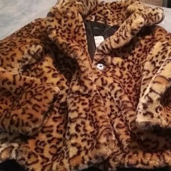 GRADUATION FOREVER 21 Cropped Léopard Lush Plush Faux Fur NWT - Picture 3 of 4